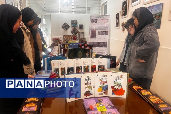 برپایی نمایشگاه کتاب در پژوهش‌سرای کاوش کهریزک 