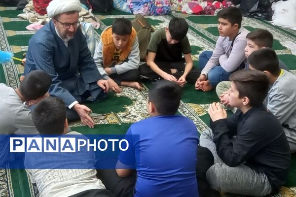 مراسم اعتکاف دانش‌آموزی در بهارستان‌۲ آغاز یک سفر معنوی