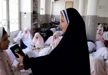 برگزاری مراسم گلبانگ توحید در دبستان سیدکاظم حسینی یزد
