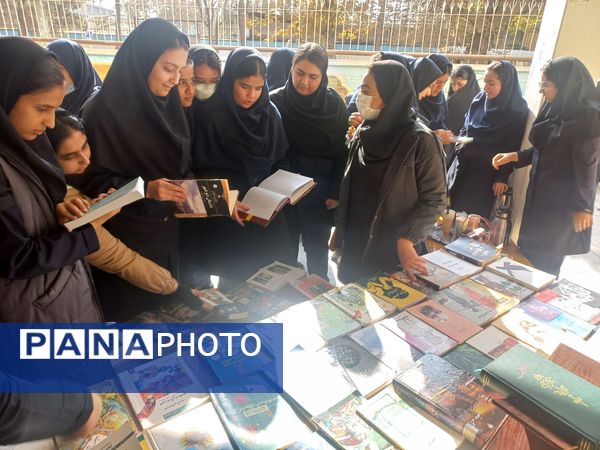افتتاح «کافه‌کتاب» دبیرستان شهیده مریم فرهانیان