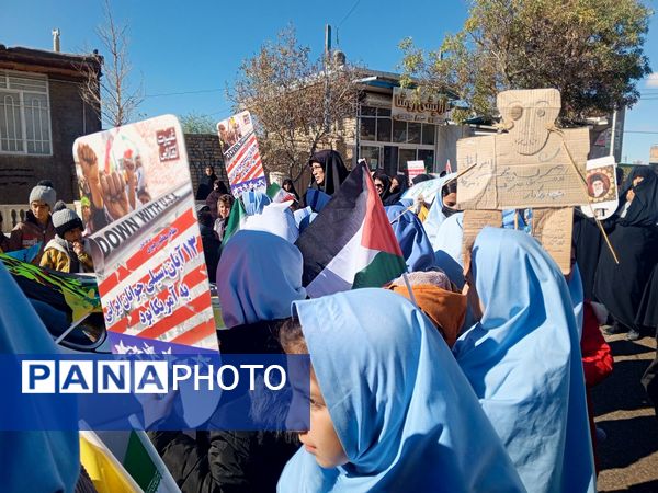 13 آبان غرور دانش‌آموزان ایرانی