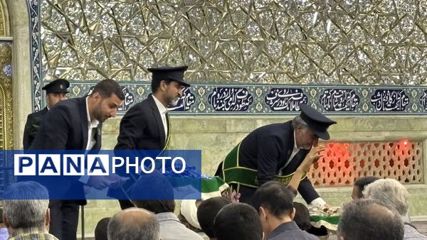 غبارروبی حرم حضرت معصومه(س) با حضور اصحاب رسانه