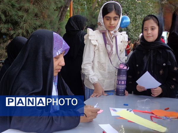 جلوه‌هایی از «جشن بادبادک‌ها» در بوستان علوی قم