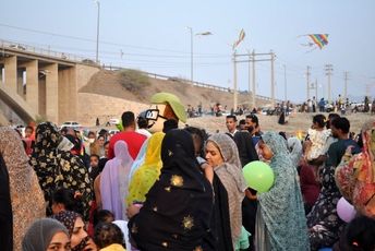 «جشن بادبادک‌ها» بر فراز پل آبنما