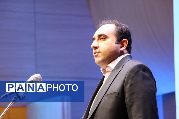 همایش ملی هوش مصنوعی در تالار بزرگ یزد