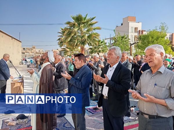 برپایی نماز عید سعید فطر در پارک شهدای کوچه بیوک