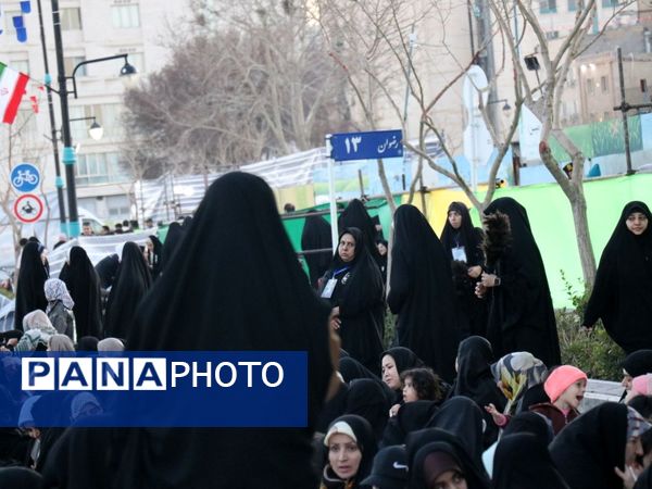 بزرگ‌ترین سفره جهان اسلام به نام کریم اهل بیت برپا شد