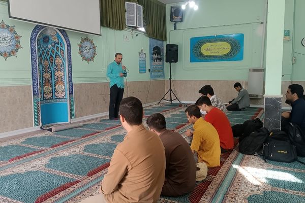  زیارت عاشورا در دهه کرامت در دبیرستان شاهد ابوذر غفاری نیشابور 