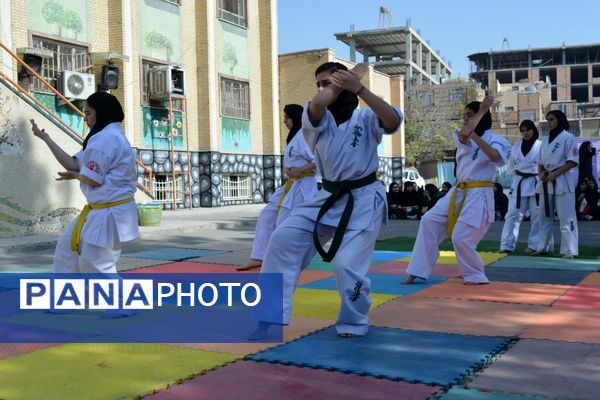 از حرکات رزمی دانش‌آموزان تا طناب‌کشی معلمان، المپیاد ورزشی مدرسه حکمت بهارستان‌دو