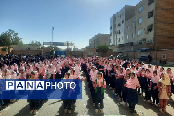 برگزاری مراسم میلاد حضرت زینب (س)در مدرسه مهرآیین بهارستان دو