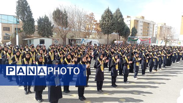 همایش بزرگ یاوران انقلاب در آموزشگاه دخترانه جنت ملارد 