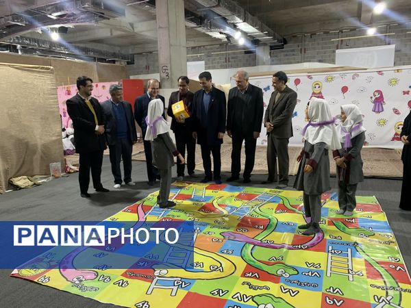 جشن تکلیف دانش آموزان دختر در حرم حضرت زینب (س)