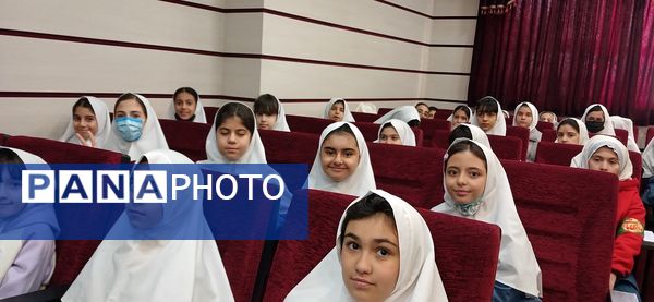 افتتاح پایگاه بسیج دانش‌آموزی در دبستان قرآنی نرجس ناحیه یک کرج