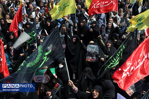 راهپیمایی مردمی علیه تهاجم رژیم صهیونیستی به ایران - تهران
