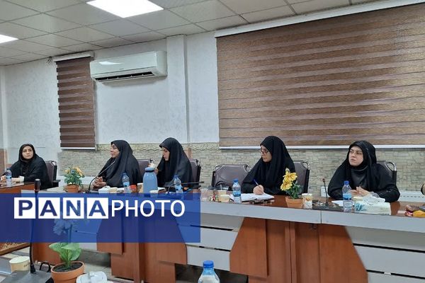 برگزاری جلسه با مدیران مدارس با محوریت طرح میدان پویا