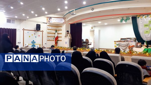 تجلیل از برگزیدگان مسابقات قرآن و عترت بسیج در خلیل آباد