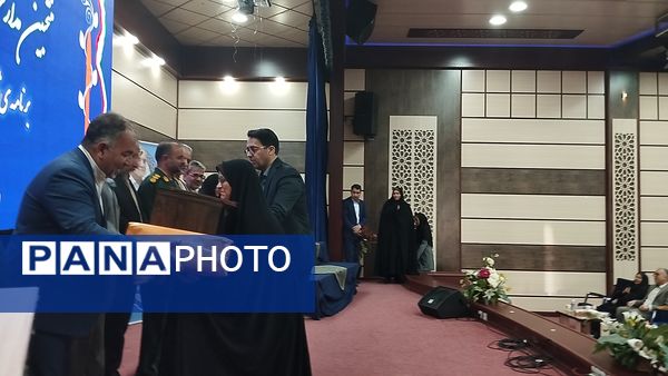 مراسم تجلیل از معلمان نمونه خراسان جنوبی