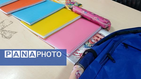 رزمایش اهدا لوازم التحریر به دانش‌آموزان نیازمند در محمودآباد