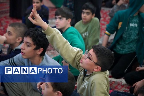  حس و حال معنوی دانش آموزان شرکت کننده در اعتکاف دانش آموزی مسجد مصلی طوقچی اصفهان