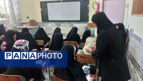 برگزاری هفته دوم دوره آموزشی فصل رویش در هنرستان ثمین