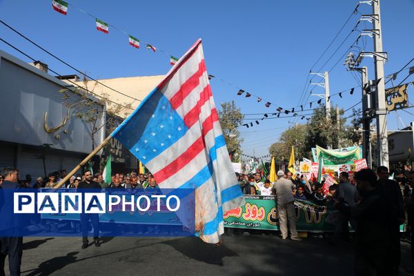 فریاد استکبار ستیزی از ورامین طنین انداز شد