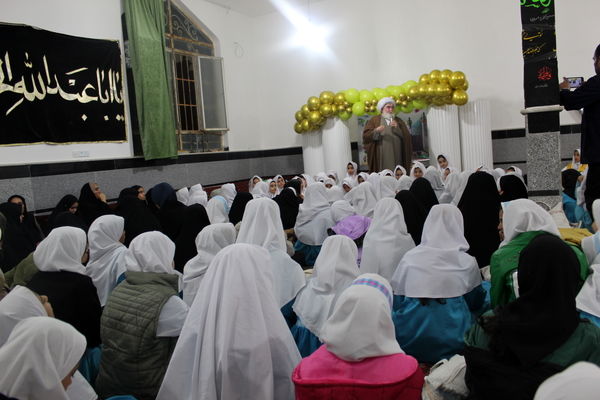 جشن روزه اولی‌ها در دبستان شهید فخرانی شهر درق