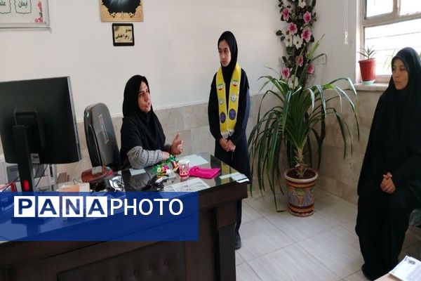 اولین جلسه شورای دانش آموزی در دبیرستان شهید مجید دهنوی  نیشابور