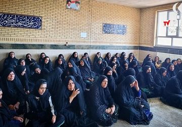 جلسه انجمن اولیا و مربیان در دبیرستان الزهرا دیشموک
