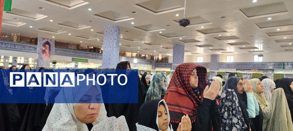 حضور دانش‌آموزان بیرجندی در نماز جمعه