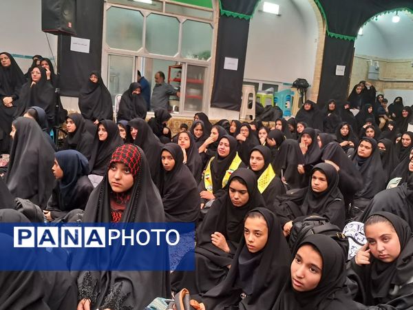 میزبانی دانش‌آموزان دختر شهرستان تفت از شهید گمنام