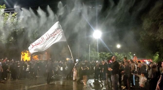 مراسم عزادی شب عاشورا در خیابان های شهرستان نیشابور 