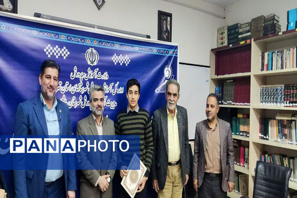 اولین نشست هیات امنای پژوهش سرای خواجه نصیرالدین طوسی و تقدیر از دانش‌آموزان نخبه پژوهشی