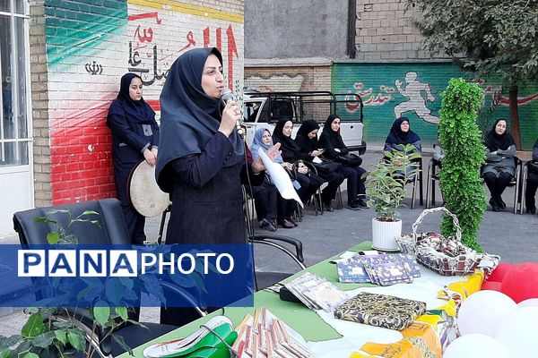 برگزاری جشن پرشور روز دانش آموز در دبیرستان شهدای هسته‌ای