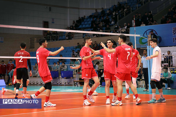 مسابقات دانش‌آموزی والیبال زیر 15 سال قهرمانی جهان (ایران - چین )