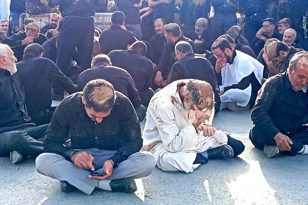 «علم‌ها در آب» سنت عاشورایی مردم بن 