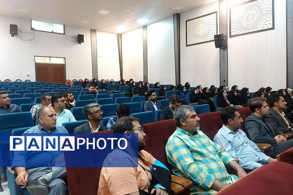 مراسم تجلیل از معاونین پرورشی، مربیان تربیتی و مشاورین مدارس منطقه کهریزک 