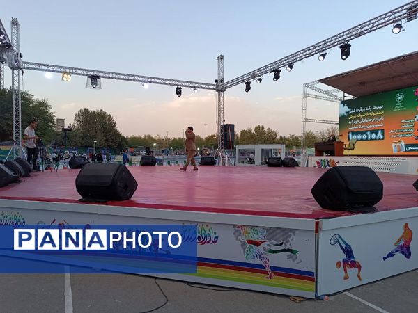 میدان‌نمایی رزم‌آوران طوس در قلب مشهد