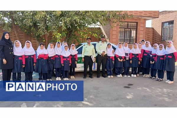 گرامیداشت هفته فراجا در مدارس منطقه کهریزک 