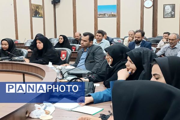 نشست بررسی چالش‌های آسیب‌های اجتماعی در گناباد