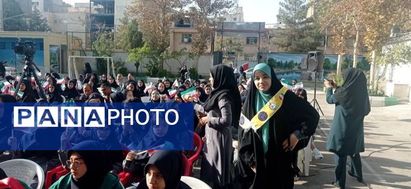 اجرای ویژه‌برنامه زنده رادیویی « مدرسه سلام» در دبیرستان فرزانگان مشهد