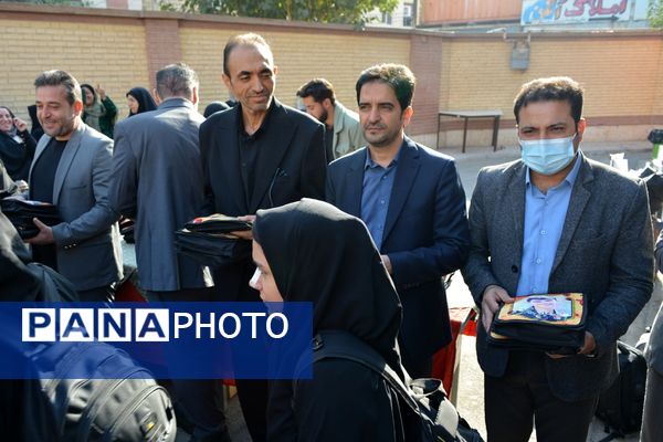 بدرقه دانش‌آموزان بهارستانی به راهیان‌نور