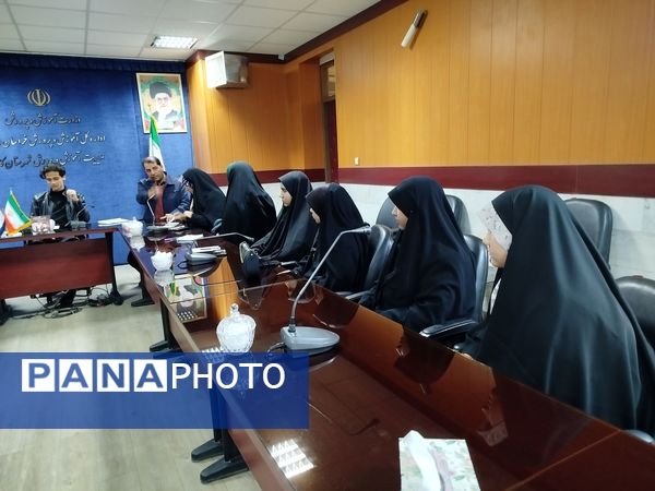 جلسه اعضای شورای دانش‌آموزی اداره آموزش و پرورش شهرستان کاشمر