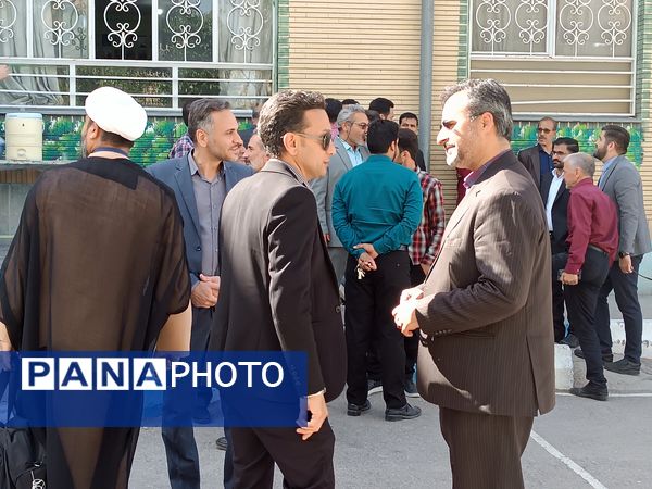 زیارت دسته جمعی معلمان در حریم قدس رضوی 