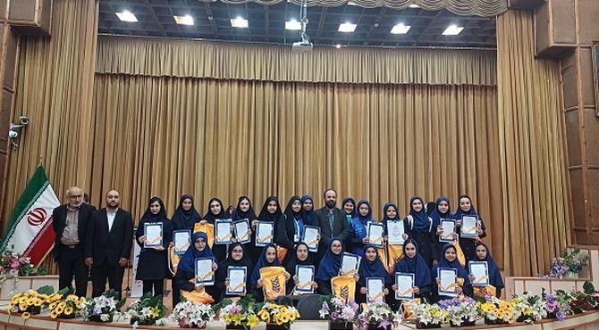 دانش‌آموزان برتر مسابقات فرهنگی «کتاب‌نوش» و «پرسش مهر» مورد تجلیل قرار گرفتند
