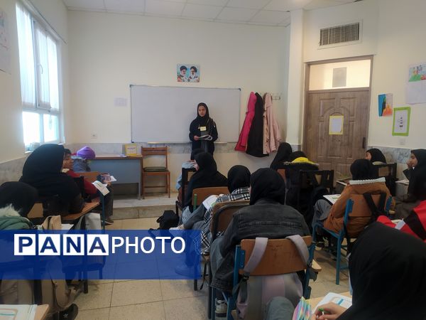 اجرای طرح مدادم در دبیرستان دخترانه امید 