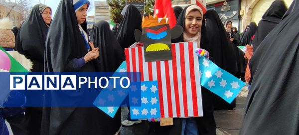 راهپیمایی ۲۲بهمن در شهرستان کاشمر با حضور پر رنگ مردم برگزار شد 