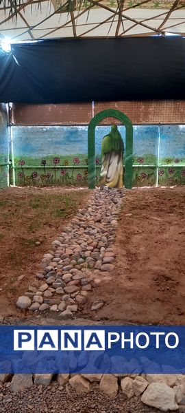 بازدید دانش آموزان باخرز از نمایشگاه ریحانه النبی