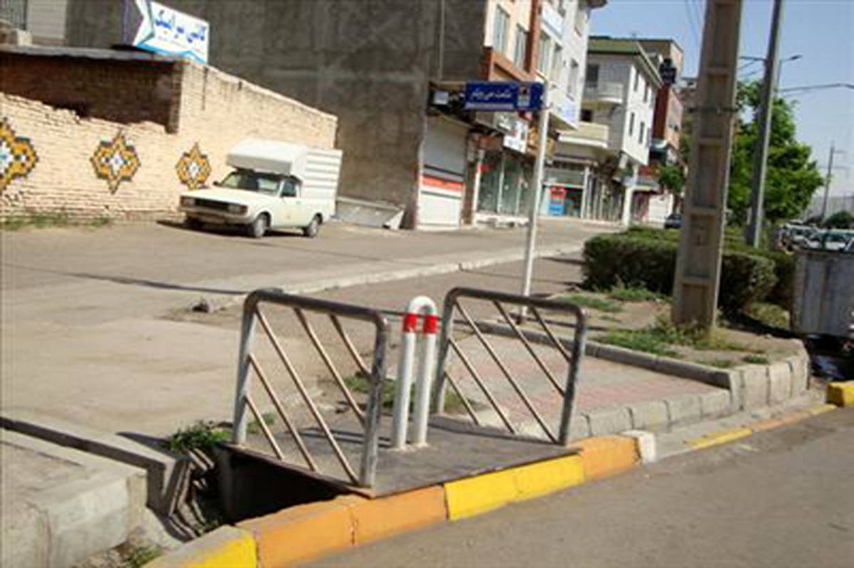 آغاز عملیات جمعآوری پلهای فلزی فرسوده و احداث پلهای بتنی در شهر بن