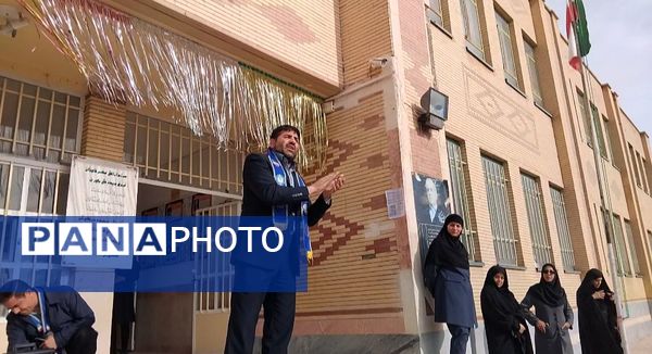 بازدید مسئولان سازمان دانش‌آموزی آذربایجان شرقی از مدارس تمام تشکیلاتی اهر