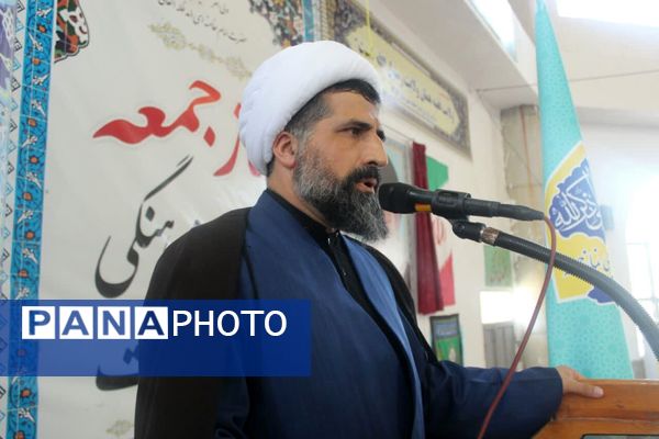اقامه نماز جمعه‌ در گلوگاه 